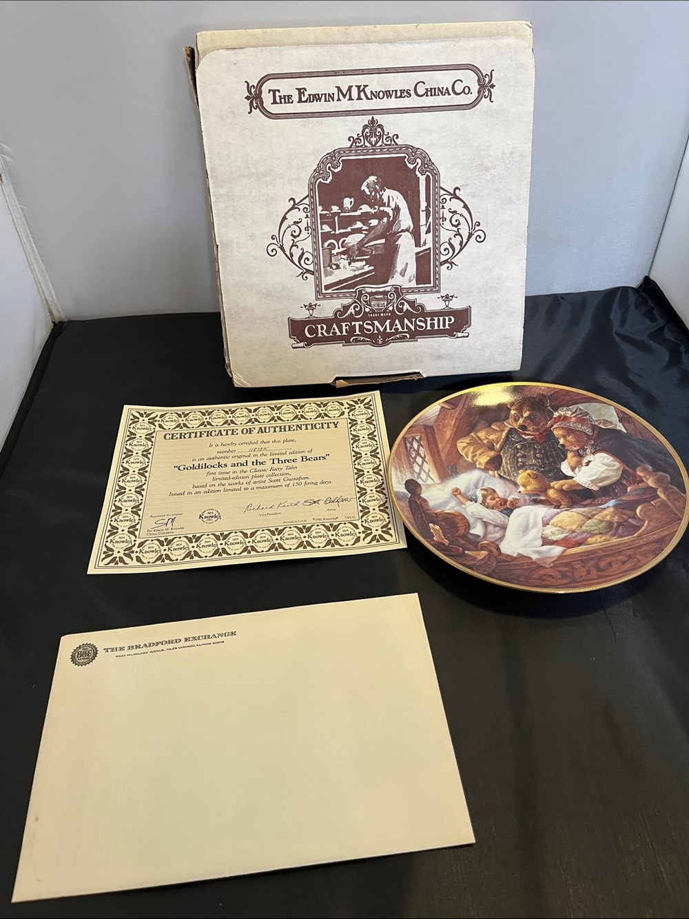 The Bradford Exchange Knowles  Collector Plate - Goldilocks and the three Bears